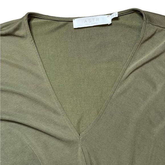 ASTR THE LABEL V-neck Knotted Front Long Sleeve Top Green Size XL - Picture 6 of 7